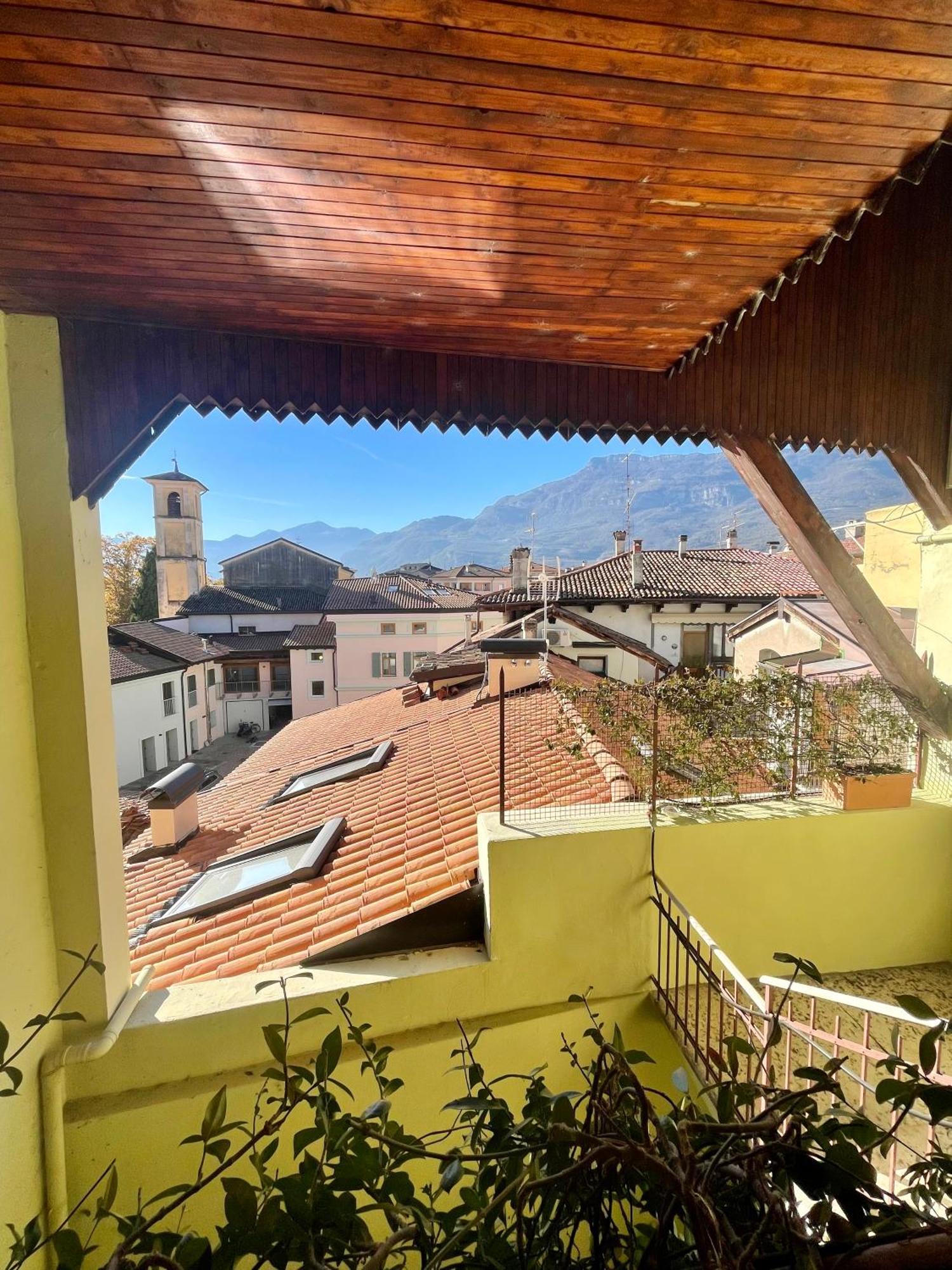 Appartamento Sui Tetti Del Centro Storico Rovereto  Extérieur photo